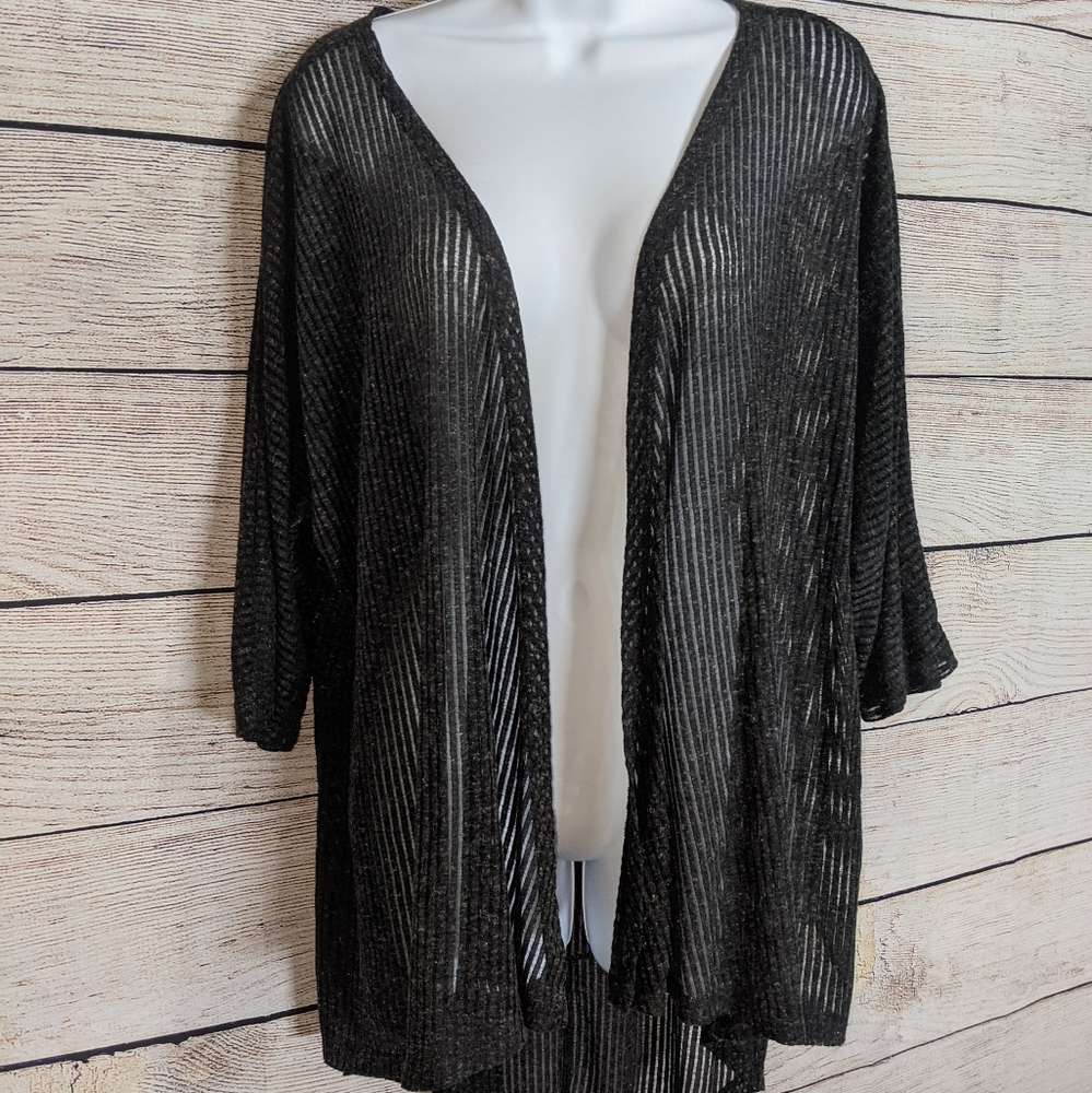 LuLaRoe Lindsay Kimono